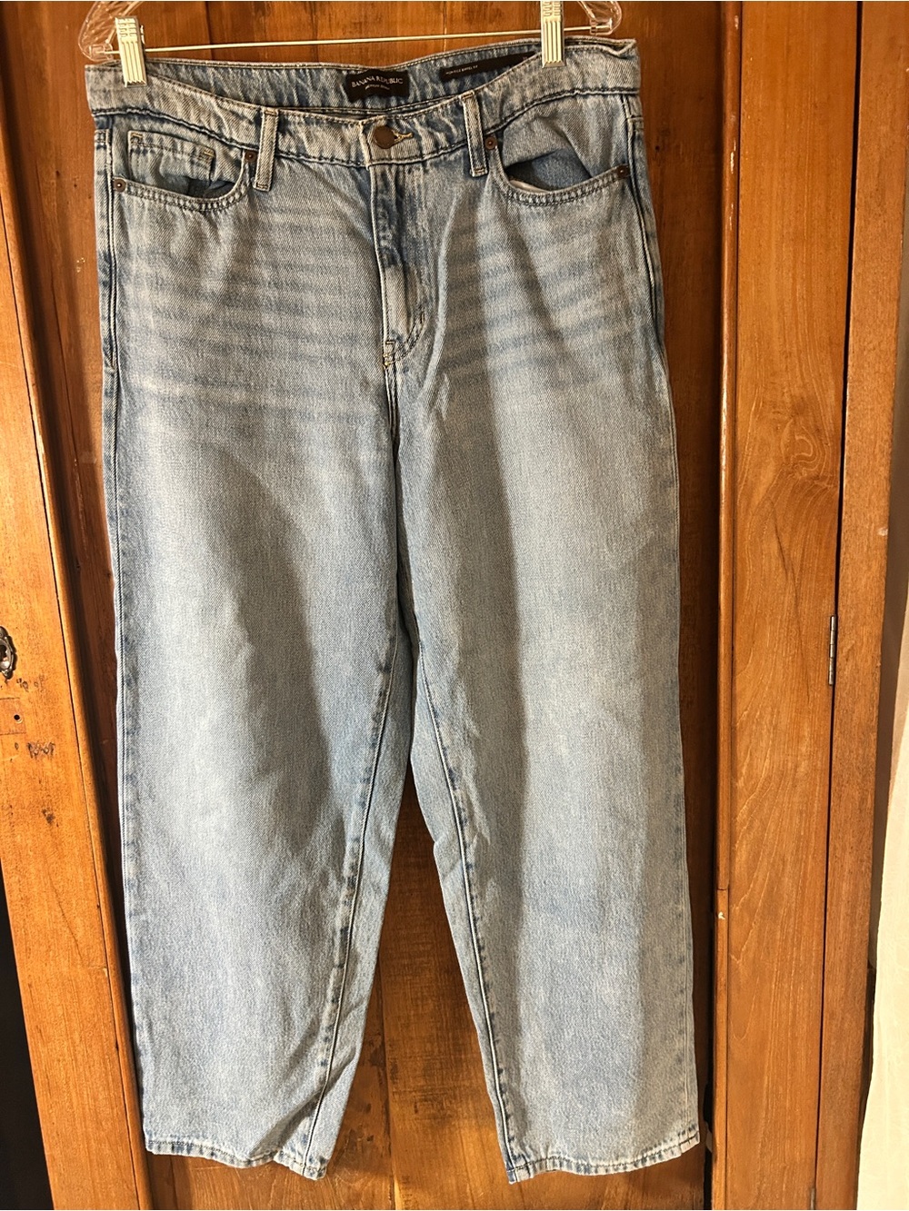 Banana Republic high-rise barrel fit jeans light blue wash